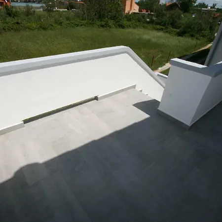 Popovic アパート