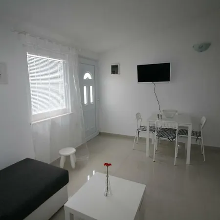 Popovic Apartment *
