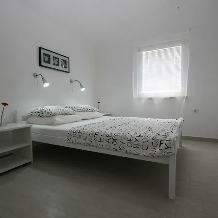 Apartment Popovic *