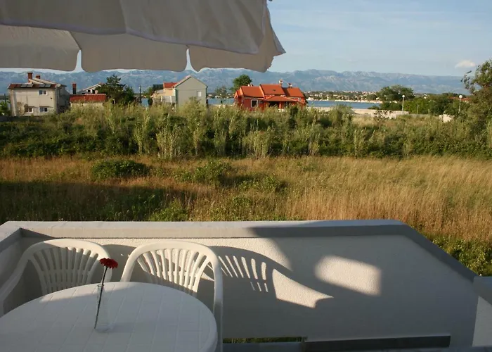 דירה Popovic נין